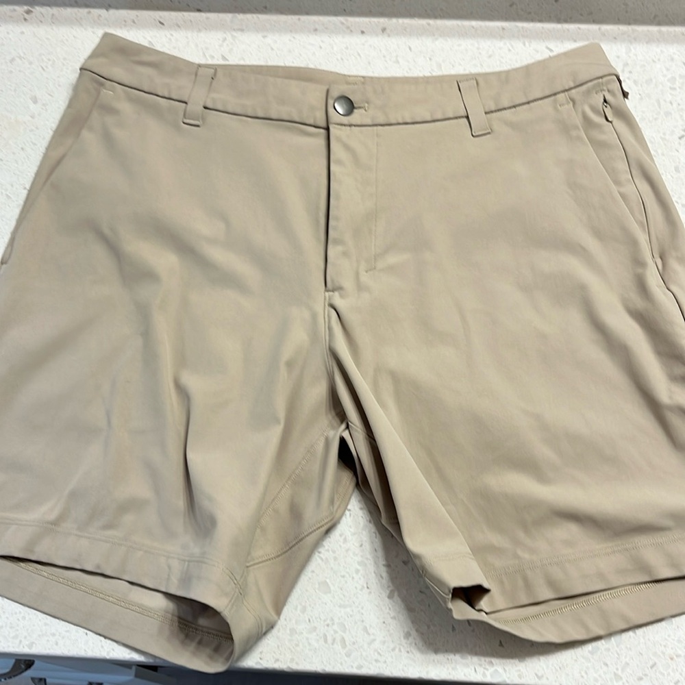 Lululemon Men’s ABC Classic-Fit Short 7" Warpstreme, 33” waist